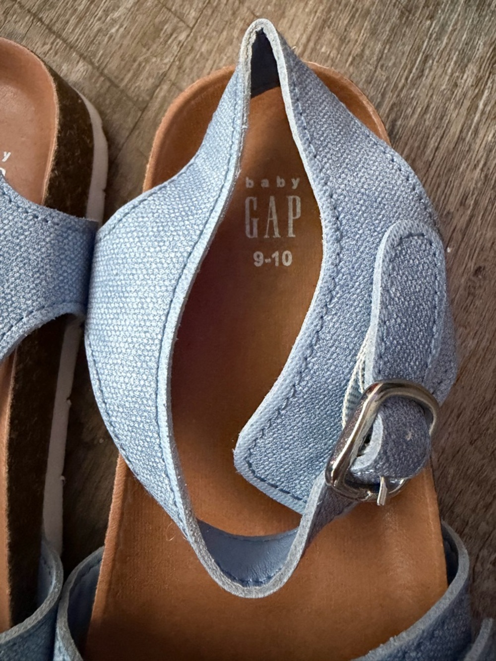 GAP girls  buckle sandals - Picture 2 of 4